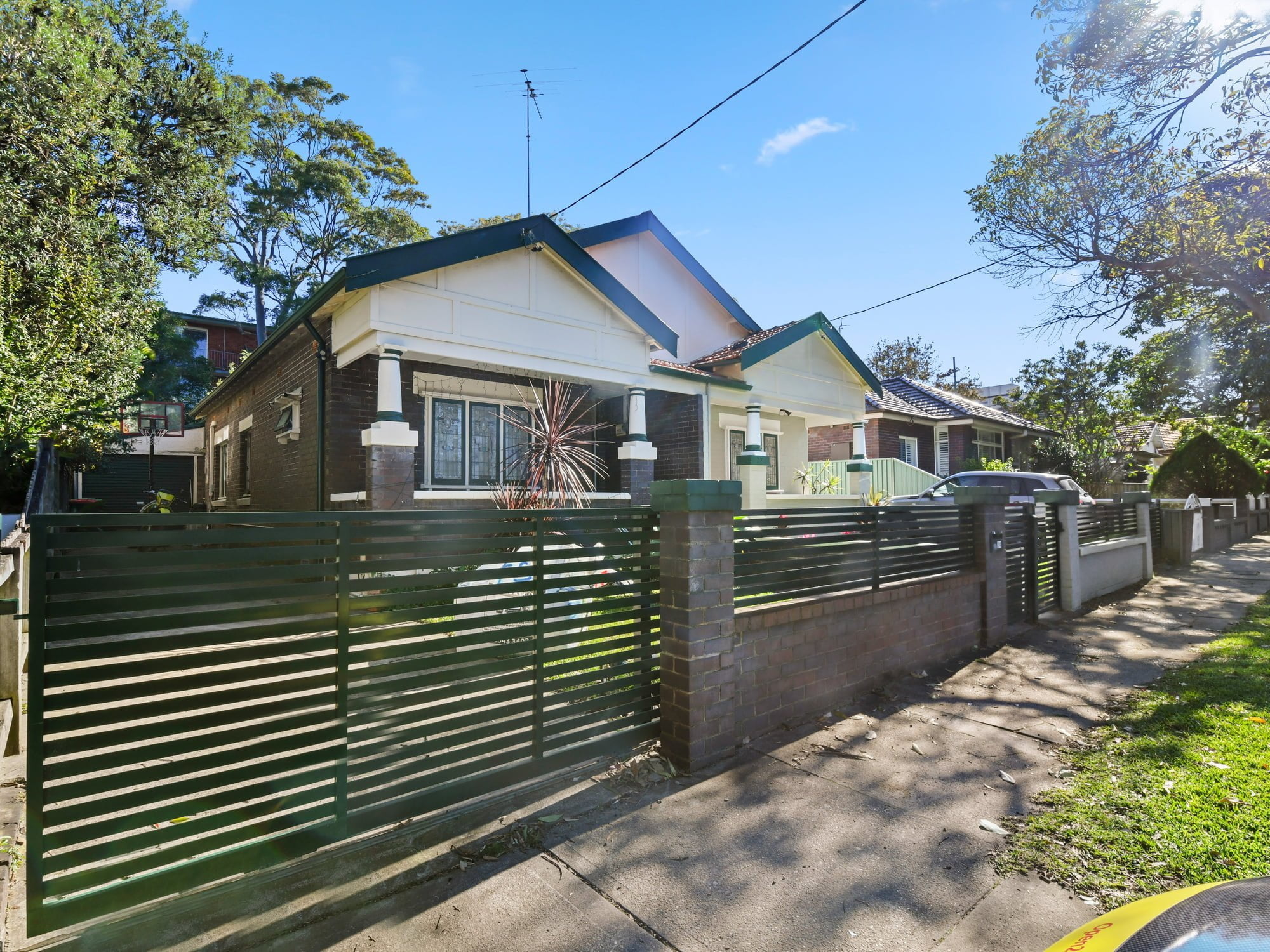 011_Open2view_ID763352-72-74_Botany_Road__Kingsford