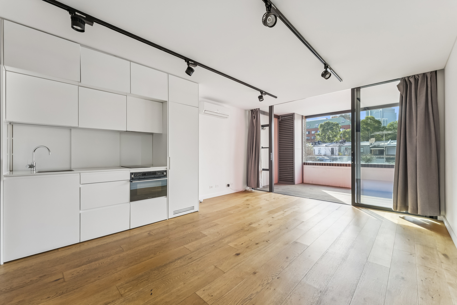 003_Open2view_ID960585-478_-_492_Wattle_Street__Ultimo