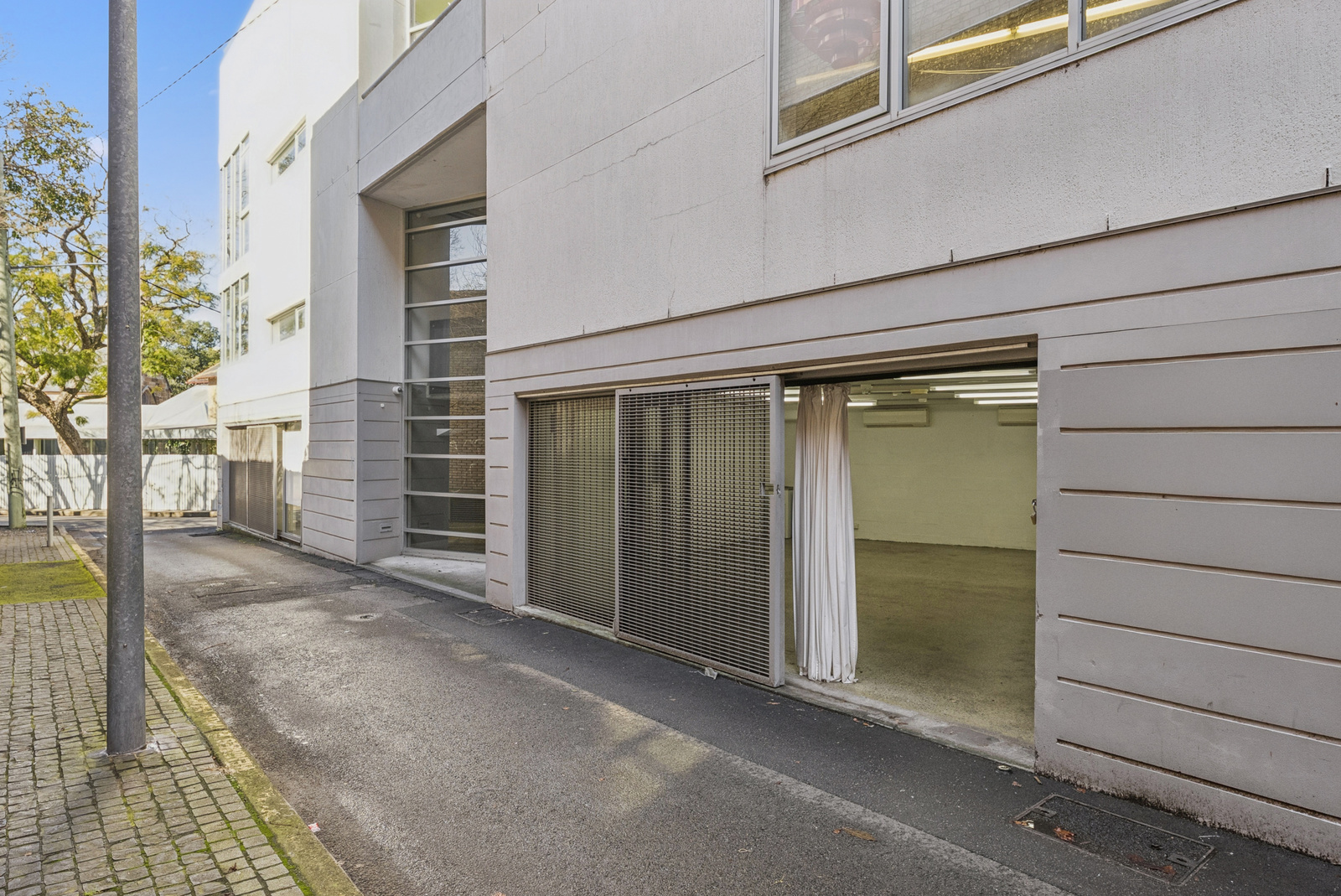 Shop2-004_Open2view_ID963013-1_Marys_Place